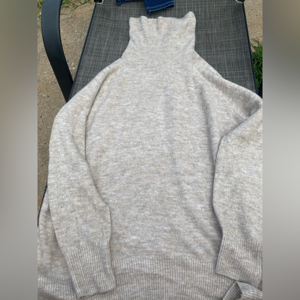 H&M Crew Neck